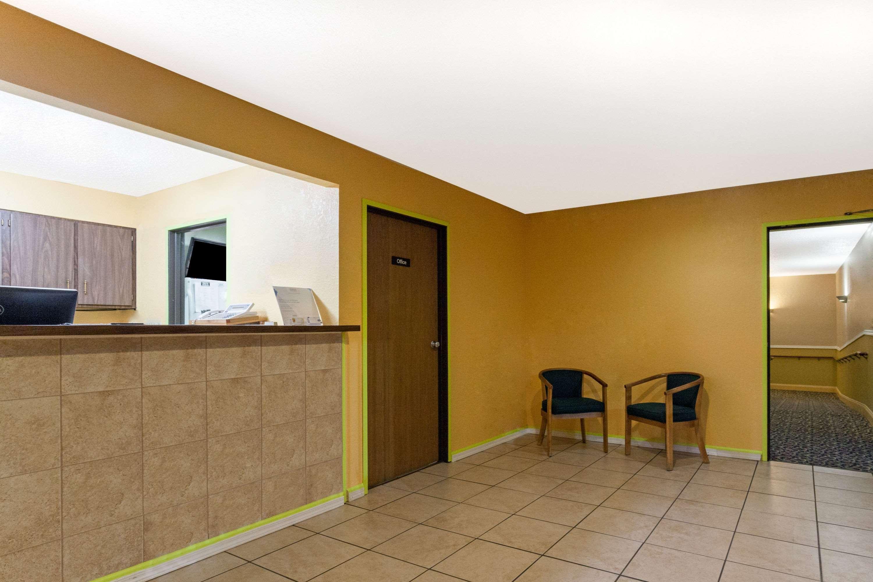 Super 8 By Wyndham Bath Hammondsport Area Motel Екстериор снимка